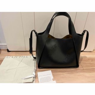 513860WP0234素材ステラマッカートニー STELLA MCCARTNEY ショルダーバッグ ステラロゴ スタッズ トート クロスボディ ポーチ付き グレインレザー 2024年春夏新作 513860 WP0234