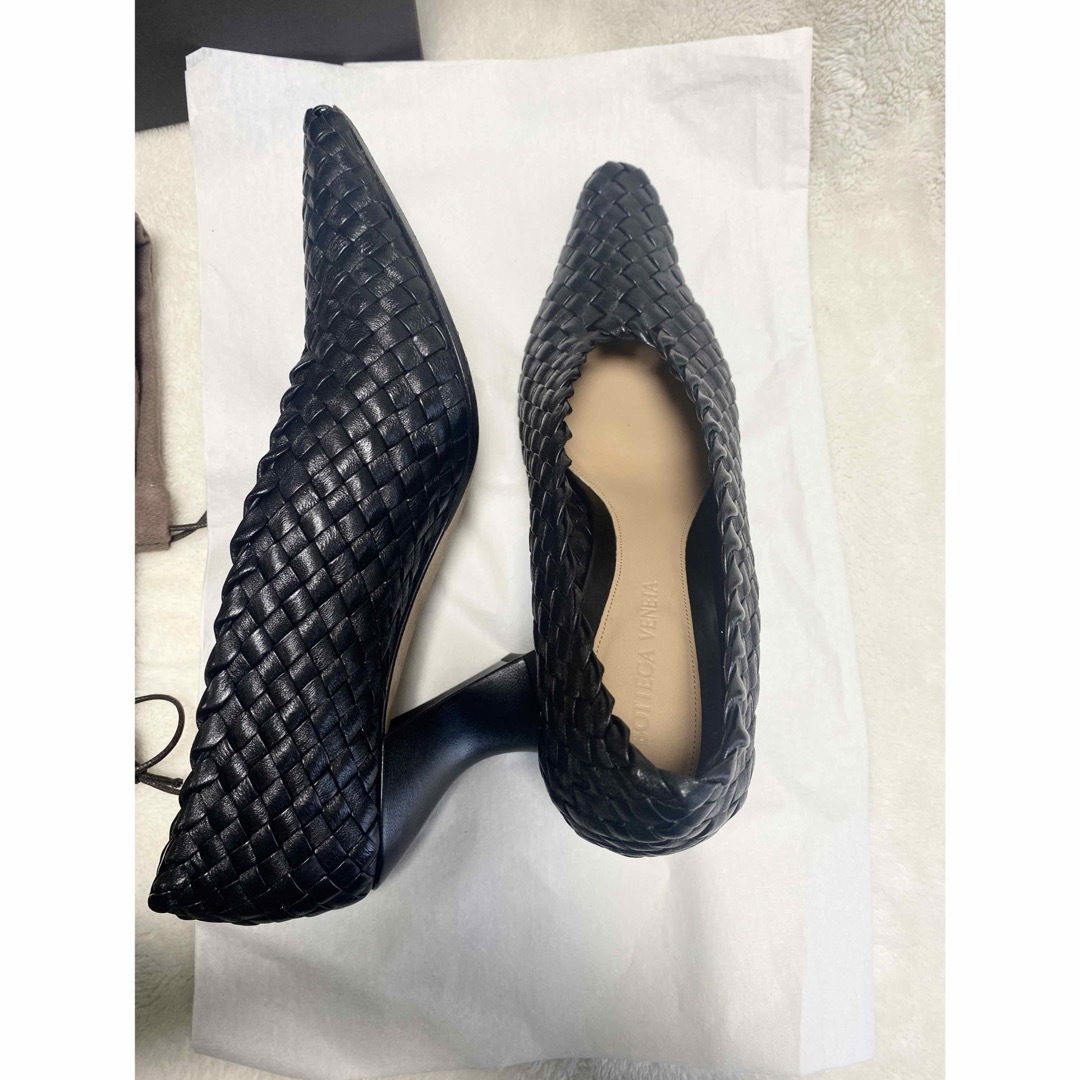 Bottega Veneta(ボッテガヴェネタ)のBOTTEGA VENETA アーモンド パンプス 37.5 レディースの靴/シューズ(ハイヒール/パンプス)の商品写真