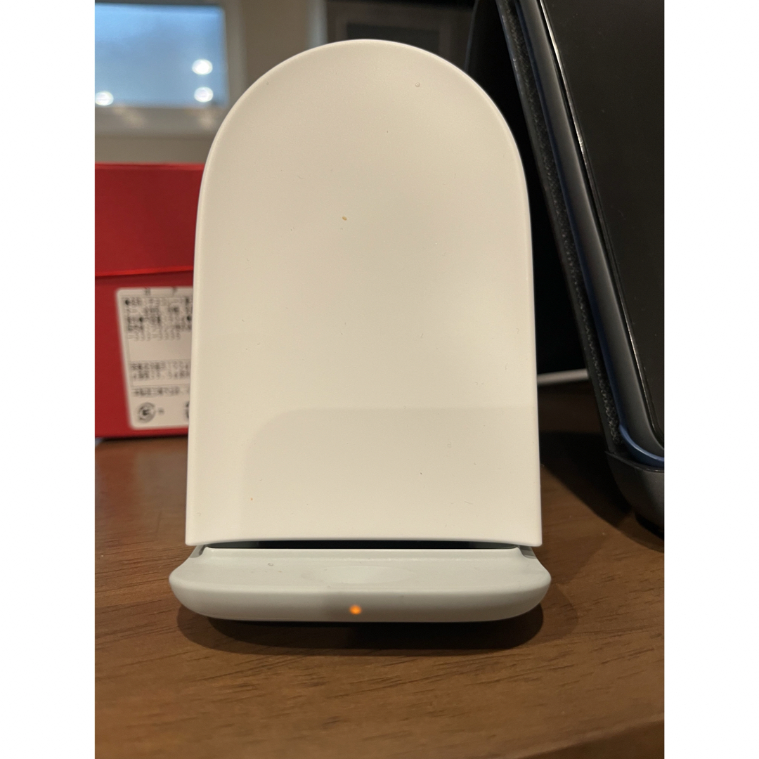 Google(グーグル)のGoogle pixel stand(第2世代) スマホ/家電/カメラのスマートフォン/携帯電話(バッテリー/充電器)の商品写真