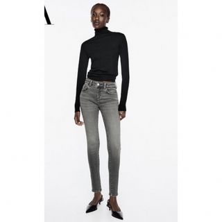 ザラ(ZARA)のZARA ミッドライズスキニーデニムパンツ (デニム/ジーンズ)