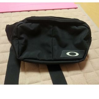 オークリー(Oakley)のOAKLEY　ショルダーバッグ(ショルダーバッグ)