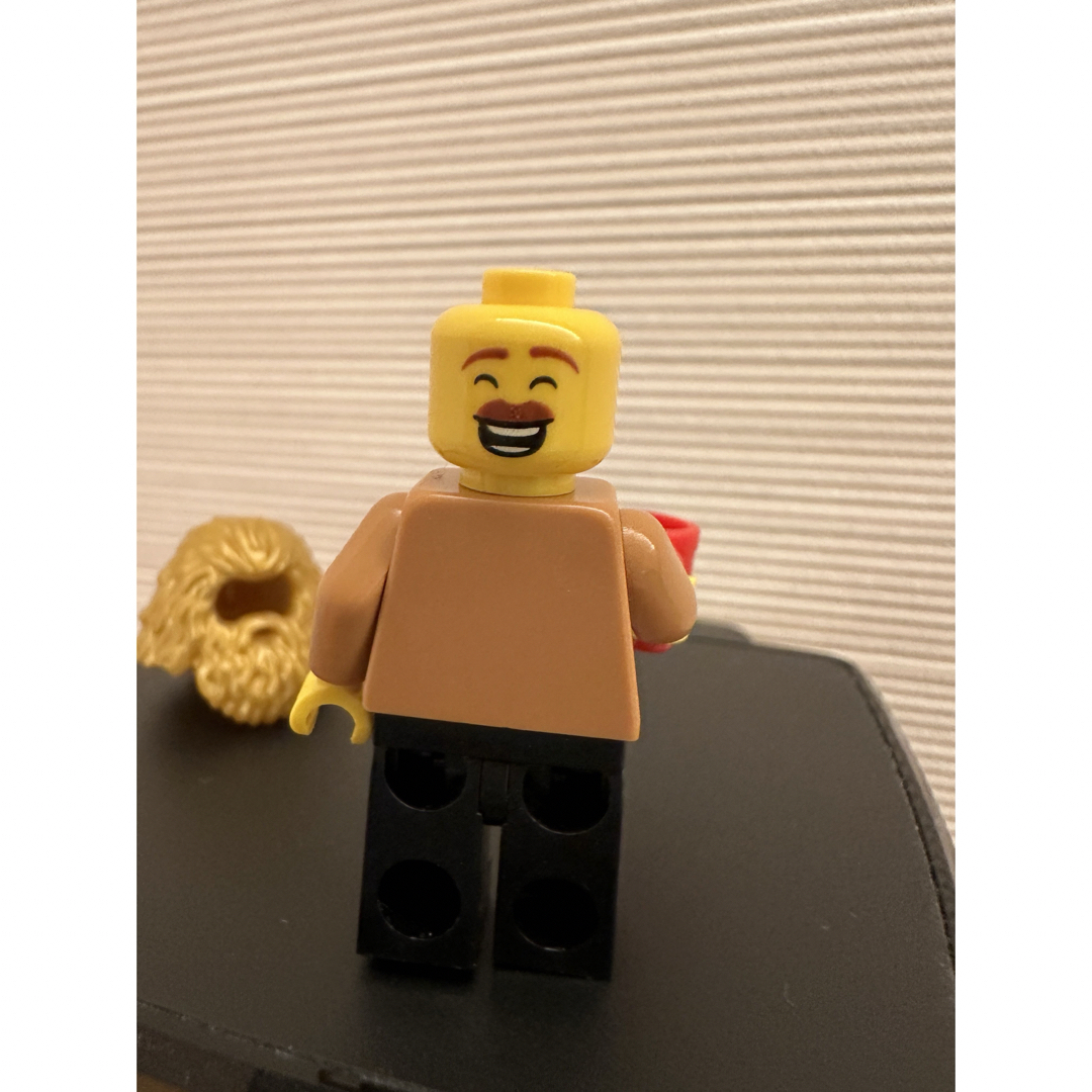 Lego(レゴ)のレゴ　ミニフィグ　金色髪のおじさん キッズ/ベビー/マタニティのおもちゃ(積み木/ブロック)の商品写真