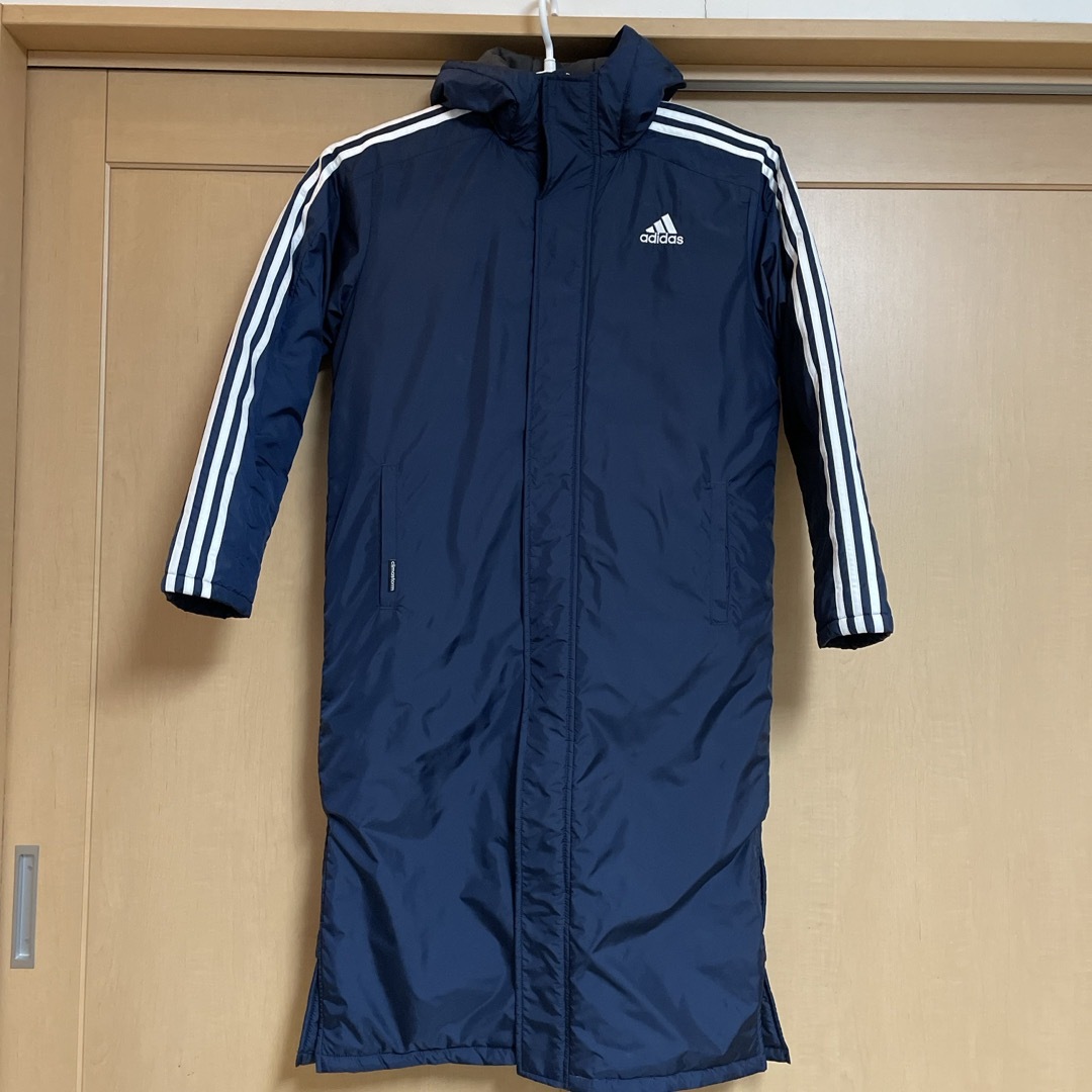 adidas(アディダス)のadidasベンチコート スポーツ/アウトドアのサッカー/フットサル(ウェア)の商品写真