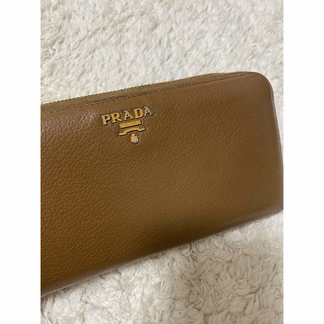 PRADA(プラダ)のラウンドファスナー 長財布 PRADA プラダ 財布 レザー ベージュ レディースのファッション小物(財布)の商品写真