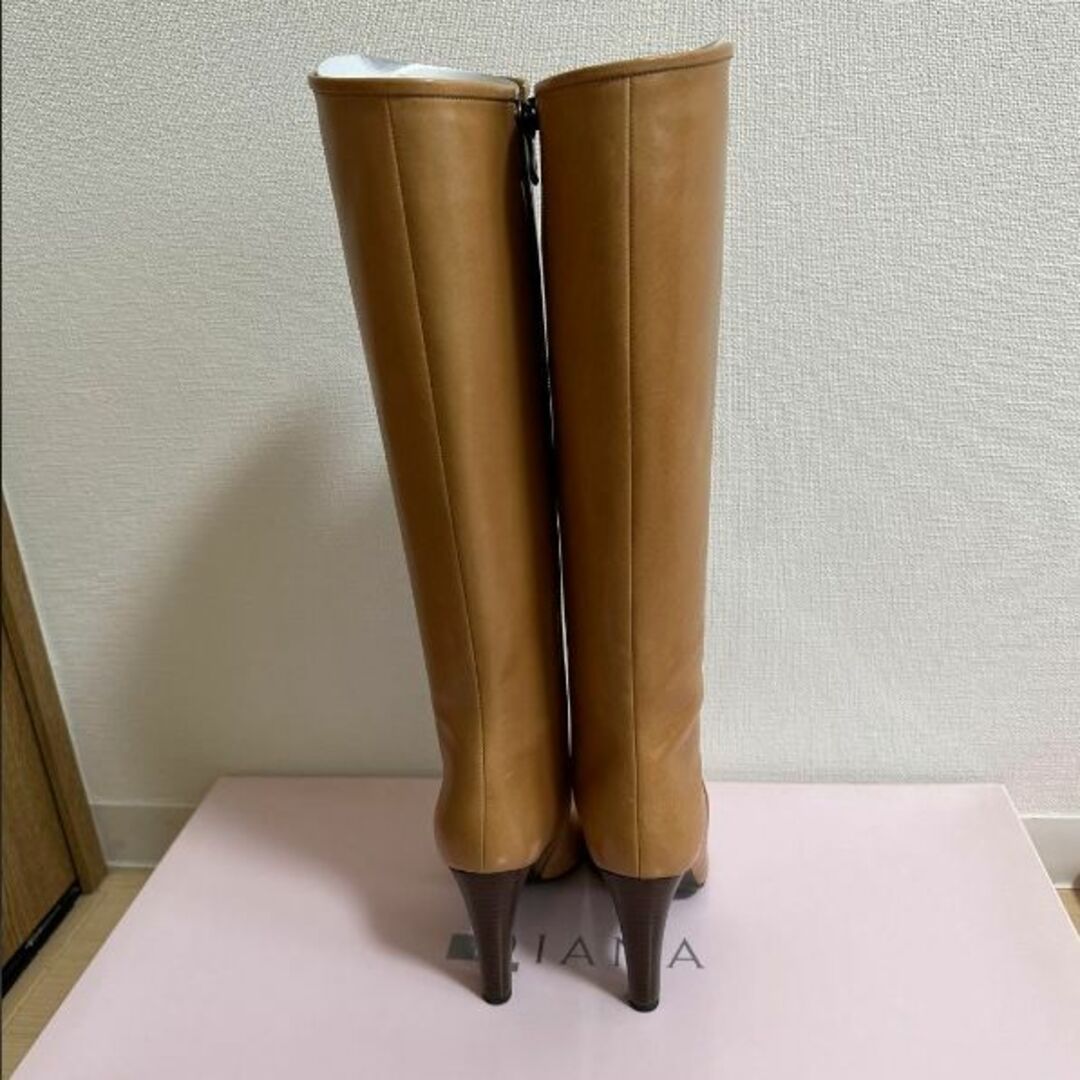 【新品】ダイアナ ロングブーツ キャメル 23cm 箱アリ レディースの靴/シューズ(ブーツ)の商品写真