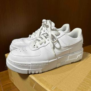 ナイキ(NIKE)のNIKE 白スニーカー(スニーカー)