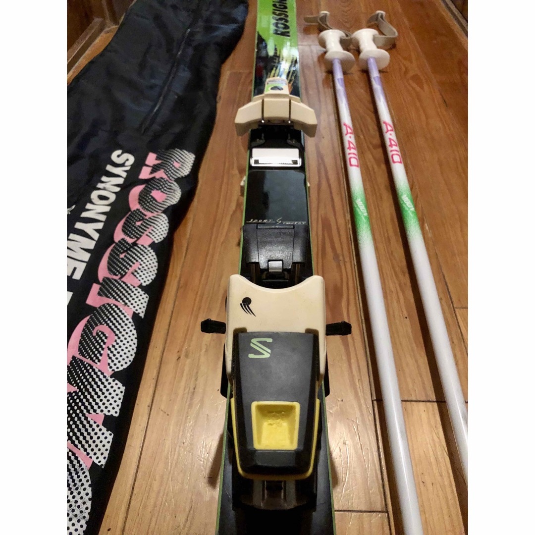 ROSSIGNOL - スキー板、ストック、ビンディング、ブーツのセット ROSSIGNOL - スキー板、ストック、ビンディング、ブーツのセット
