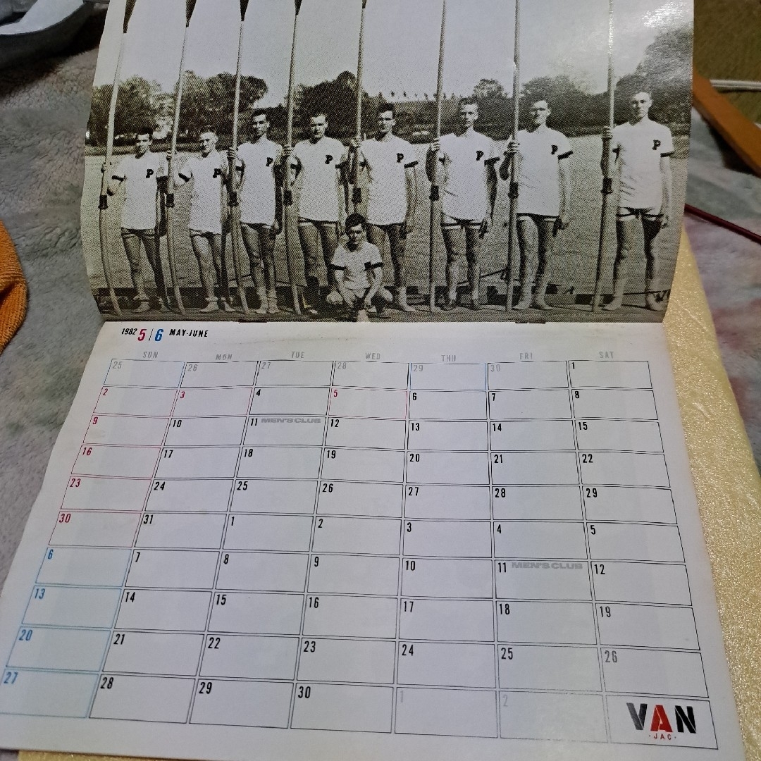 THE　VINTAGE　IVY　CALENDAR　1982 インテリア/住まい/日用品の文房具(カレンダー/スケジュール)の商品写真