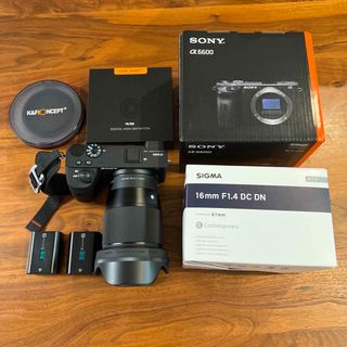 ソニー(SONY)のSONY α6600 +SIGMA 16mm F1.4+おまけ備品(ミラーレス一眼)