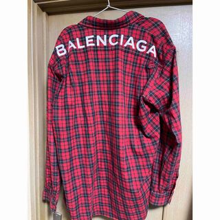 バレンシアガ(Balenciaga)のバレンシアガBALENCIAGA赤チェックシャツ38美中古トリプルS背中ロゴ入り(シャツ)