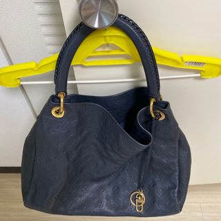 diorルイヴィトン　ブロックニットクロップドセーター