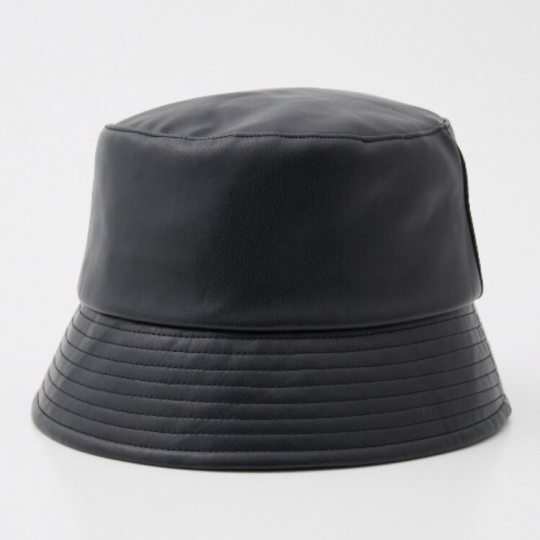 AZUL by moussy(アズールバイマウジー)のFAUX LEATHER BUCKET HAT/フェイクレザーバケットハット レディースの帽子(ハット)の商品写真