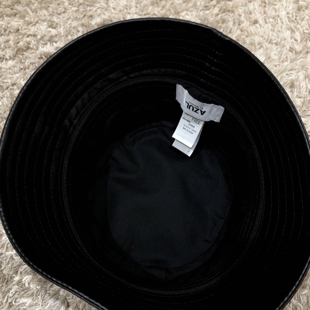 AZUL by moussy(アズールバイマウジー)のFAUX LEATHER BUCKET HAT/フェイクレザーバケットハット レディースの帽子(ハット)の商品写真