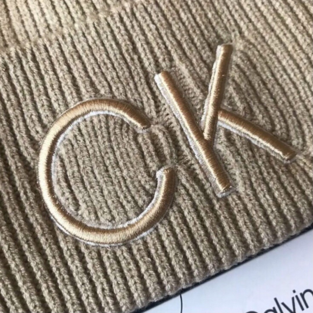 Calvin Klein(カルバンクライン)のレア【新品】カルバンクライン USA ニット帽 ベージュ 帽子 メンズの帽子(ニット帽/ビーニー)の商品写真