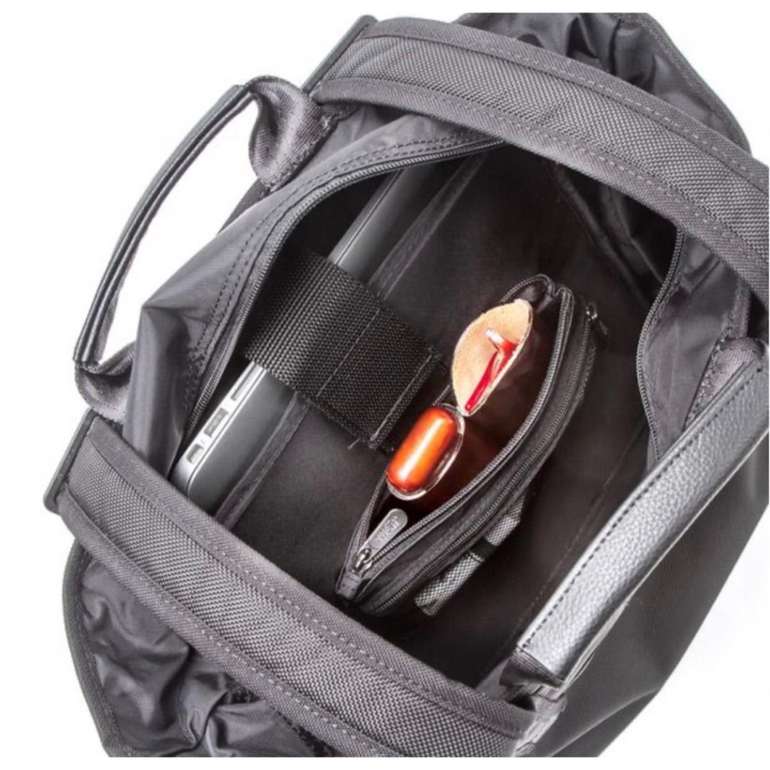 Manhattan Portage(マンハッタンポーテージ)の【廃盤】マンハッタンポーテージ ブラック バックパック MP1320BL2 メンズのバッグ(バッグパック/リュック)の商品写真