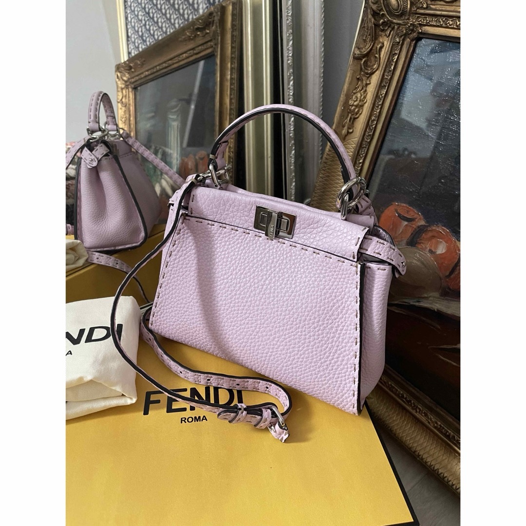 FENDI(フェンディ)のFENDI フェンディ セレリア ピーカブー スモール ミニ ライラック レディースのバッグ(ハンドバッグ)の商品写真