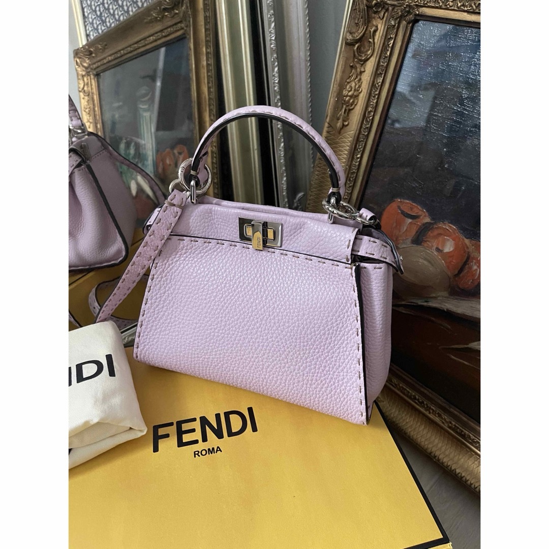 FENDI(フェンディ)のFENDI フェンディ セレリア ピーカブー スモール ミニ ライラック レディースのバッグ(ハンドバッグ)の商品写真