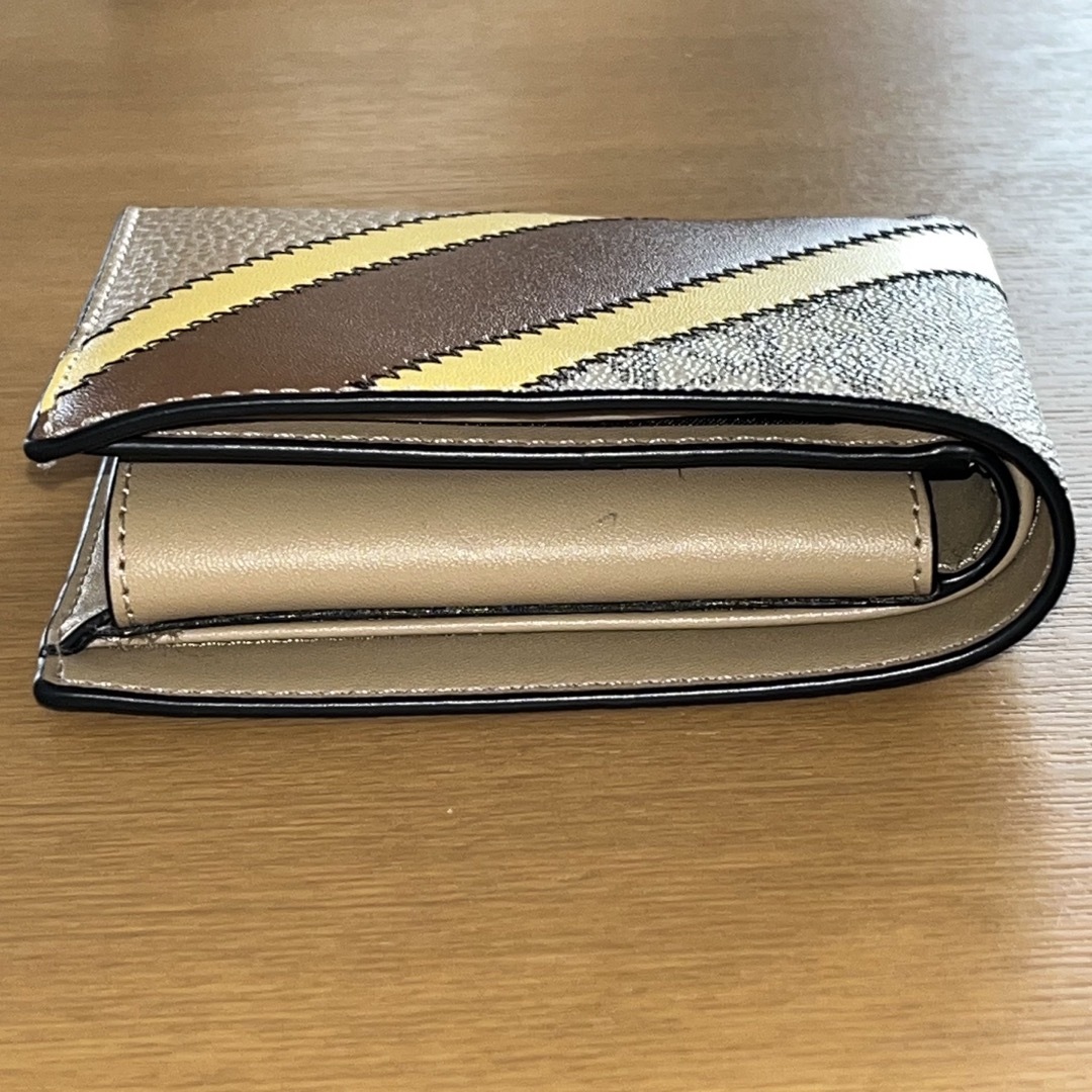 Michael Kors(マイケルコース)のMICHEAL KORS 正規品 二つ折り 財布 ユニセックス レディースのファッション小物(財布)の商品写真
