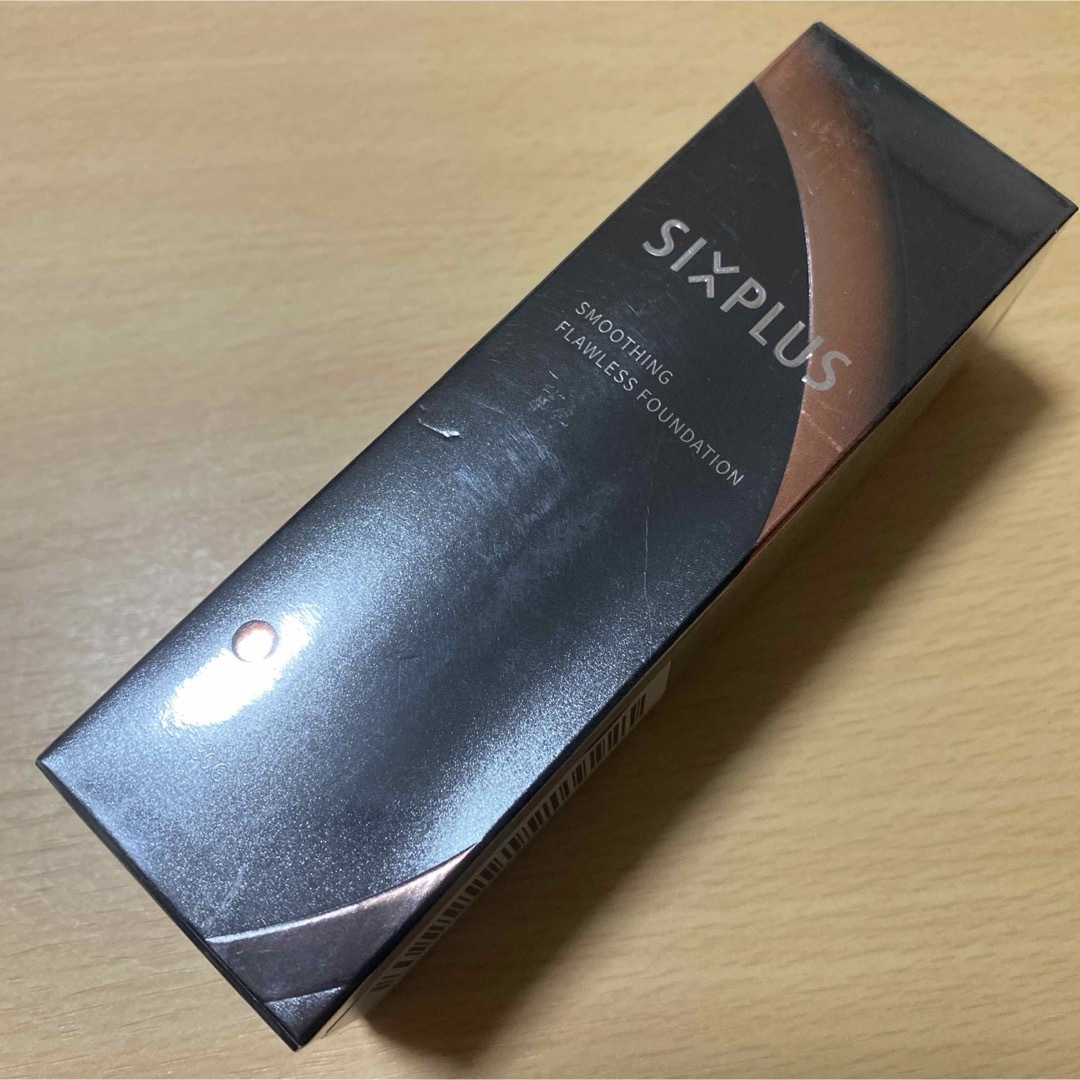 SIXPLUS(シックスプラス)の新品　シックスプラス リキッドファンデーション カラー 01 コスメ/美容のベースメイク/化粧品(ファンデーション)の商品写真