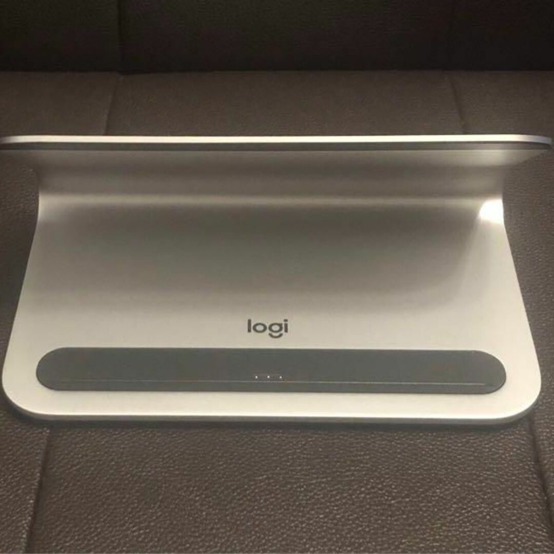 Logicool(ロジクール)のiPad Pro用　Smart Connector充電スタンド BASE スマホ/家電/カメラのPC/タブレット(その他)の商品写真