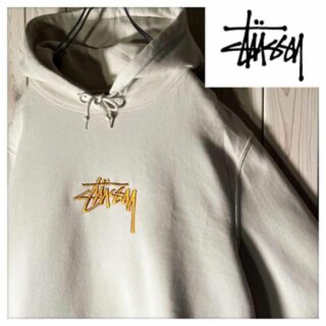 STUSSY(ステューシー)の【希少デザイン】ステューシー　パーカー　センター刺繍ロゴ　即完売モデル　入手困難 メンズのトップス(パーカー)の商品写真