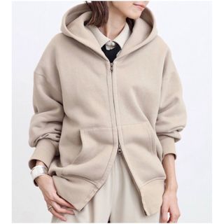 アパルトモンドゥーズィエムクラス(L'Appartement DEUXIEME CLASSE)の【AMERICANA/アメリカーナ】 WIDE FULLZIP HOODIE (パーカー)