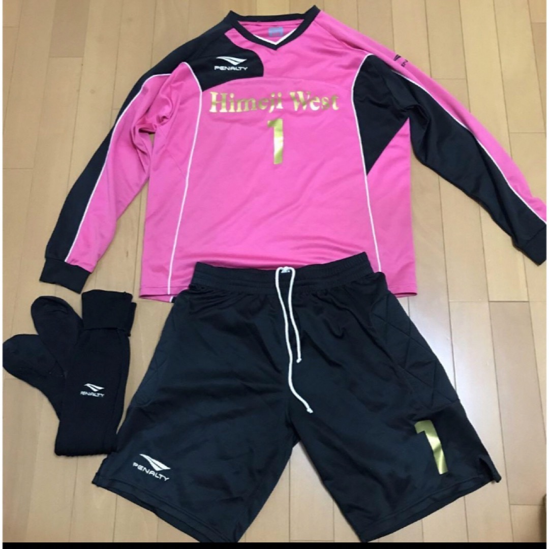 PENALTY(ペナルティ)のサッカー服上下　ペナルティ　メンズO ピンク　ブラック　黒　長袖　半ズボン　中古 スポーツ/アウトドアのランニング(ウェア)の商品写真