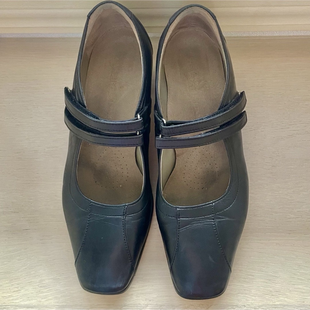 コンフォートクリニック　ストラップ付きヒールパンプス　ブラック レディースの靴/シューズ(ハイヒール/パンプス)の商品写真