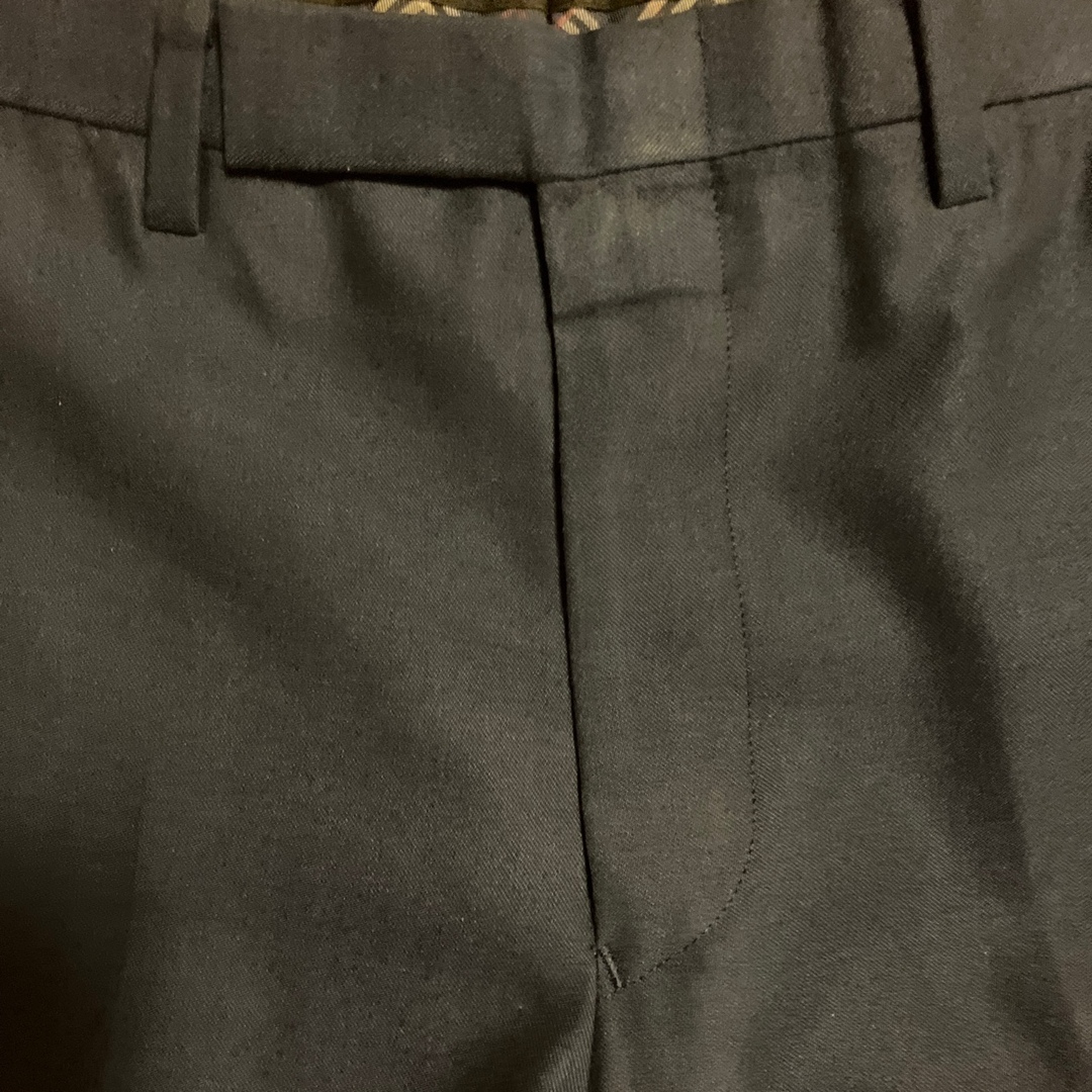 BURBERRY BLACK LABEL(バーバリーブラックレーベル)の中古品　バーバリー　ブラックレーベル　スラックス　ネイビー　Sサイズ　日本製 メンズのパンツ(スラックス)の商品写真