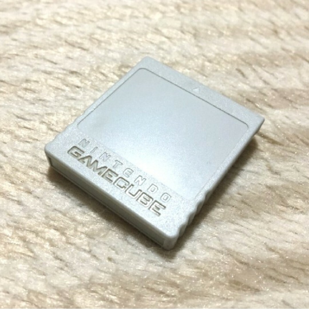 ゲームキューブ　メモリーカード　59ブロック エンタメ/ホビーのゲームソフト/ゲーム機本体(家庭用ゲーム機本体)の商品写真