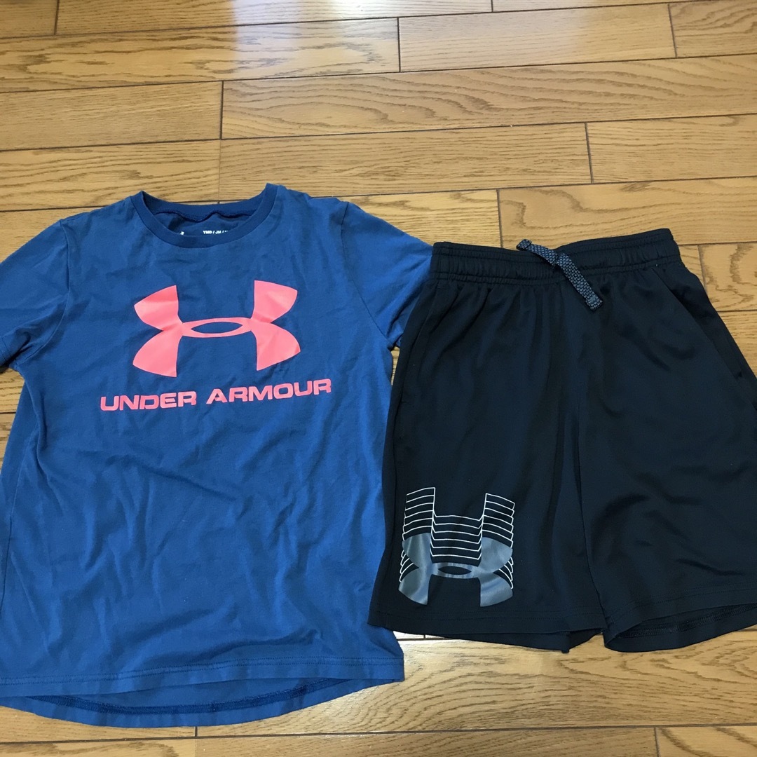 UNDER ARMOUR(アンダーアーマー)のトレーニングウエアセット（低学年用） スポーツ/アウトドアのトレーニング/エクササイズ(その他)の商品写真