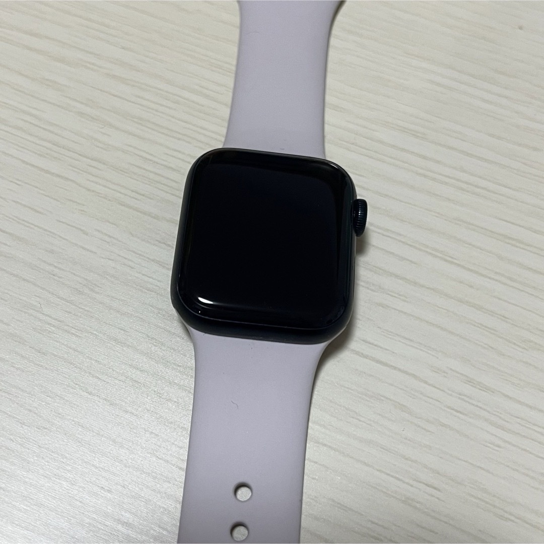 Apple Watch(アップルウォッチ)の【ほぼ新品/現行品】Apple Watch SE 第二世代 ブラック　カバー付 メンズの時計(腕時計(デジタル))の商品写真