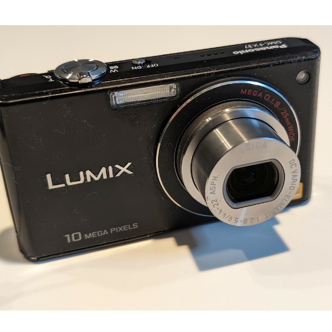 Panasonic(パナソニック)のPanasonic コンパクトデジタルカメラ LUMIX FX DMC-FX37 スマホ/家電/カメラのカメラ(コンパクトデジタルカメラ)の商品写真