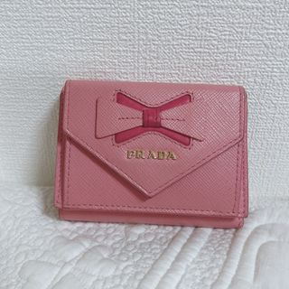 プラダ(PRADA)のPRADAリボンサフィアーノ♡スナップ開閉 3つ折り式(財布)