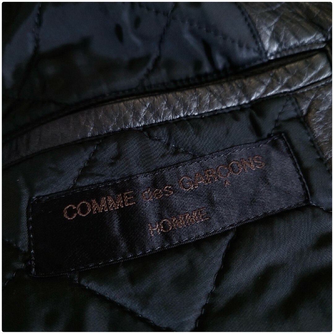 COMME des GARCONS HOMME(コムデギャルソンオム)の1989AW コムデギャルソンオム アーカイブ 最高級カウレザー中綿比翼コート メンズのジャケット/アウター(レザージャケット)の商品写真