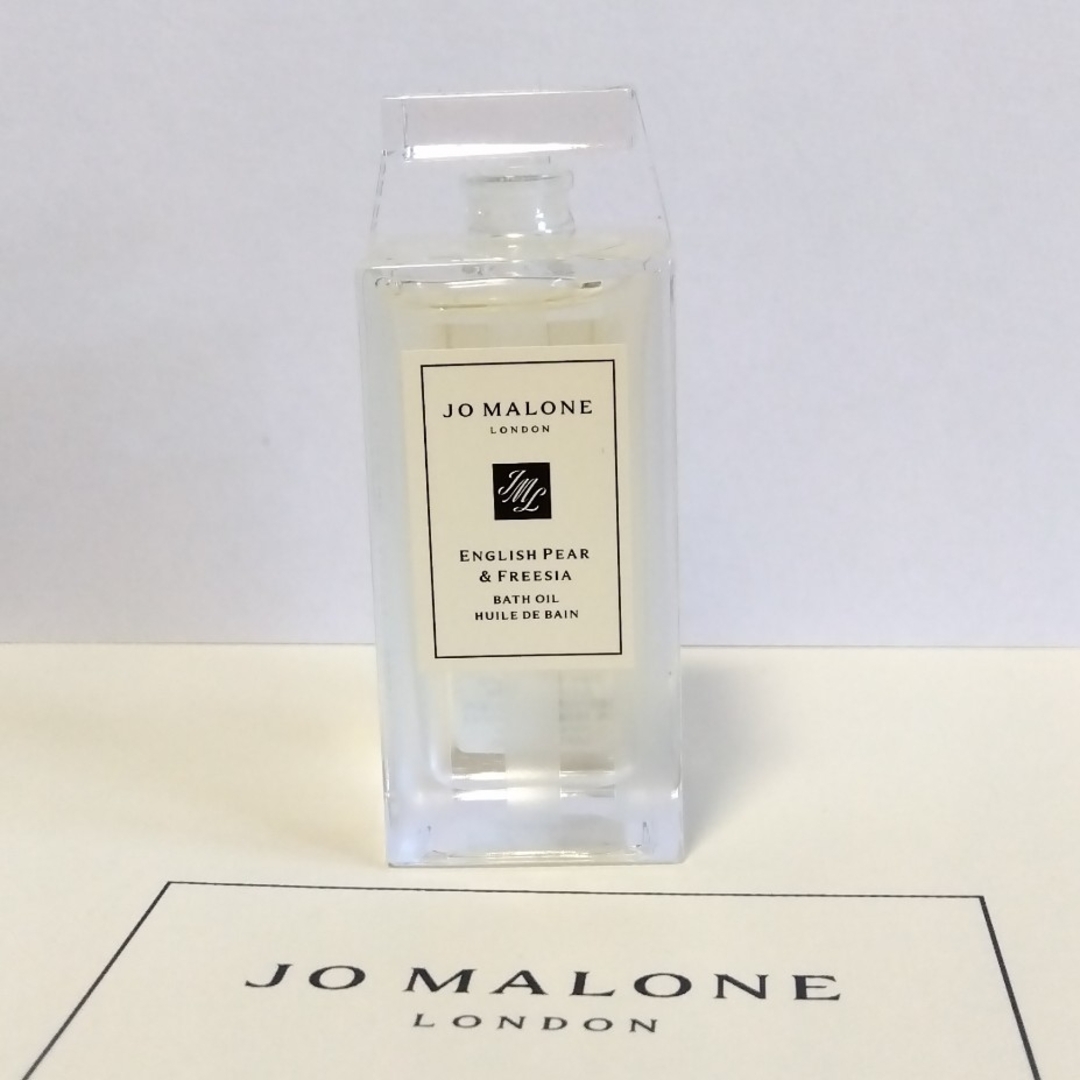 Jo Malone(ジョーマローン)のジョーマローンロンドン イングリッシュペアー&フリージア バスオイル コスメ/美容のボディケア(入浴剤/バスソルト)の商品写真