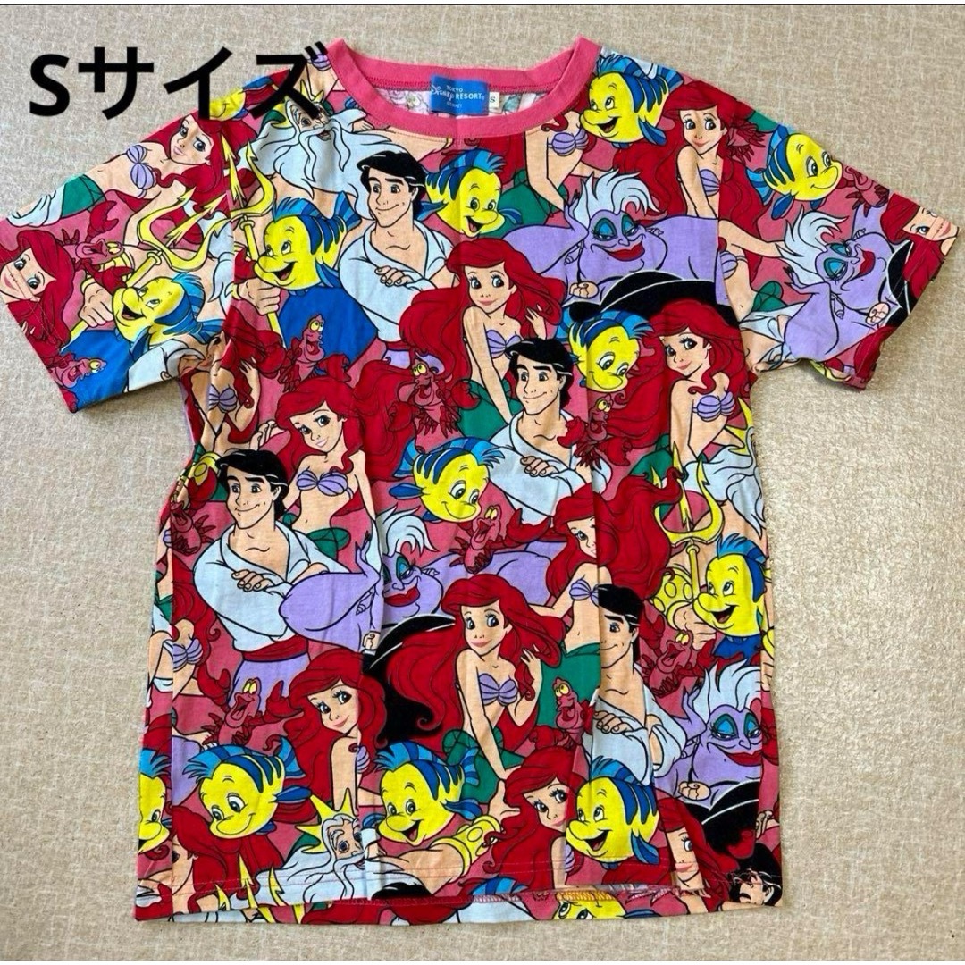 Disney(ディズニー)のレディース 半袖Tシャツ Sサイズ ディズニー アリエル リトルマーメイド 総柄 レディースのトップス(Tシャツ(半袖/袖なし))の商品写真