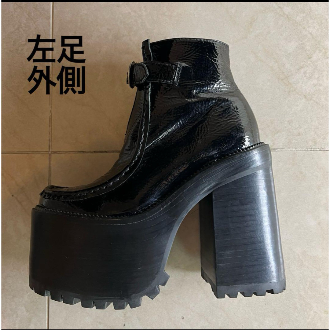 JEFFREY CAMPBELL(ジェフリーキャンベル)のジェフリーキャンベル　厚底　ショート　ブーツ　ベルト　バックル レディースの靴/シューズ(ブーツ)の商品写真