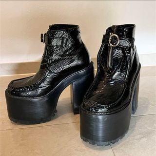 JEFFREY CAMPBELL - ジェフリーキャンベル　厚底　ショート　ブーツ　ベルト　バックル