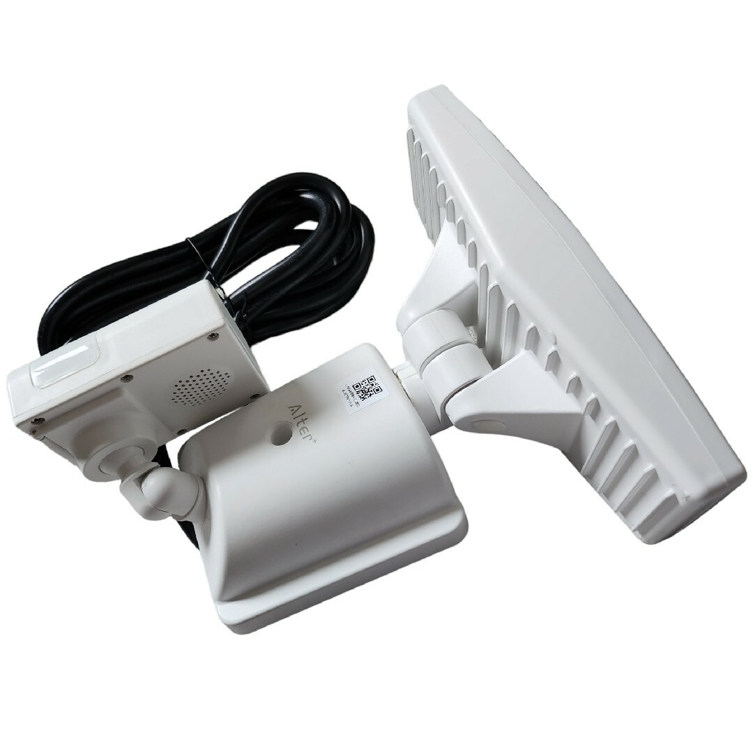 防犯カメラ LEDセンサーライト 人感センサー SDカード録画