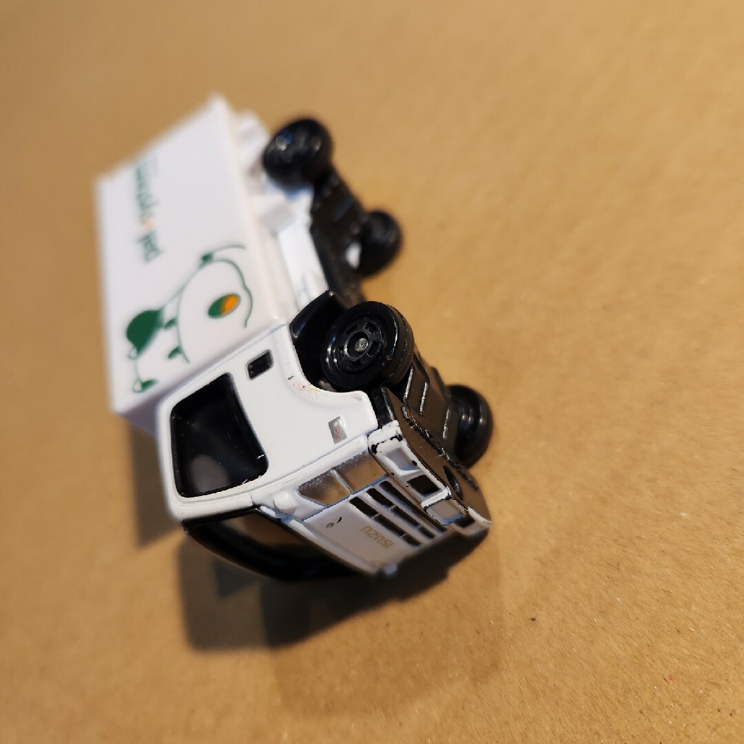 Takara Tomy(タカラトミー)のトミカ　いすゞ　エルフ　パルシステム　箱なし エンタメ/ホビーのおもちゃ/ぬいぐるみ(ミニカー)の商品写真
