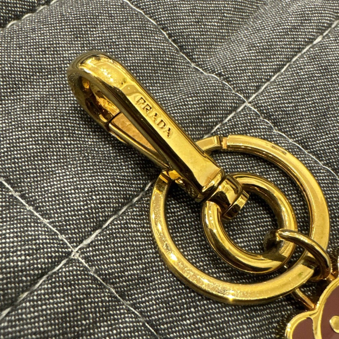 PRADA - PRADA プラダ ロゴ 熊 クマ ベア キーホルダー チャーム PRADA - PRADA プラダ ロゴ 熊 クマ ベア キーホルダー チャーム