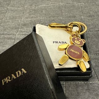 プラダ(PRADA)のPRADA プラダ ロゴ 熊 クマ ベア キーホルダー チャーム ゴールド(キーホルダー)