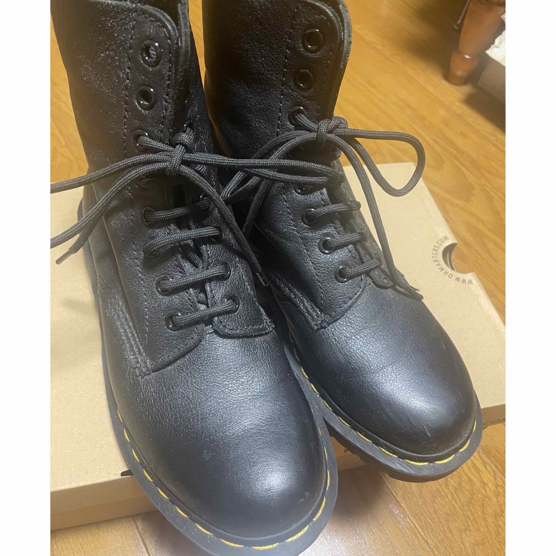 Dr.Martens(ドクターマーチン)のPASCAL VIRGINIA 8ホールブーツ　ドクターマーチン レディースの靴/シューズ(ブーツ)の商品写真