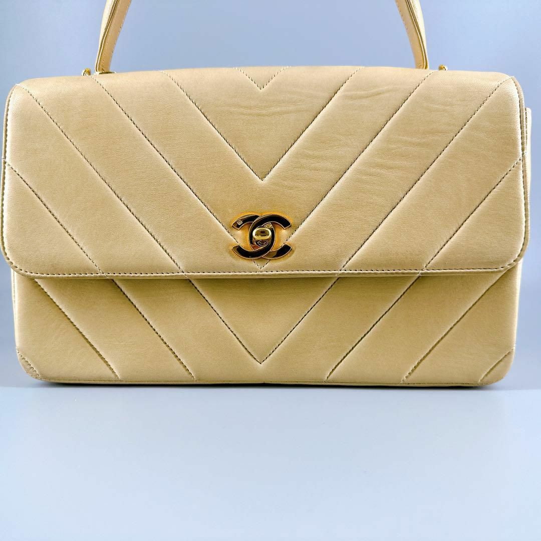 【美品】CHANEL シェブロンVステッチ2WAYバッグ ラムスキン CHANEL - シャネル CHANEL Vステッチ シェブロン トートバッグ