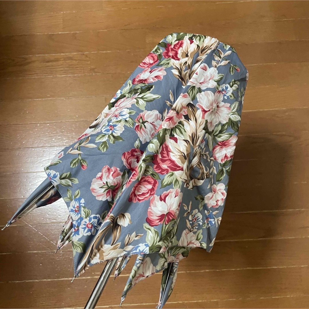 【値下げ】花柄 折り畳み傘 レディースのファッション小物(傘)の商品写真