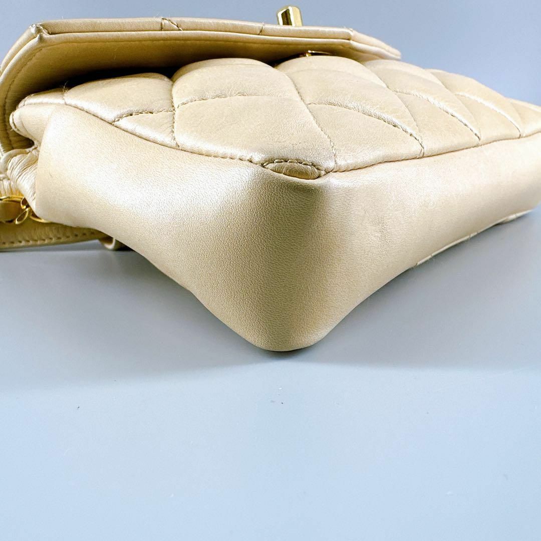 CHANEL - 極美品 CHANEL マトラッセ ボディバッグ ココマーク CHANEL - 極美品 CHANEL マトラッセ ボディバッグ ココマーク
