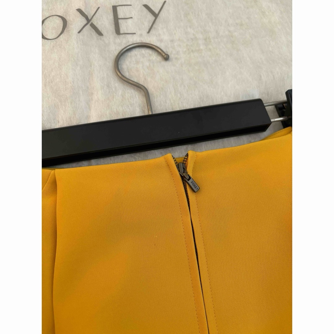 FOXEY NEW YORK(フォクシーニューヨーク)のお値下げ　FOXEY NY スカート イリプスフレアー 40 イエロー レディースのスカート(ひざ丈スカート)の商品写真