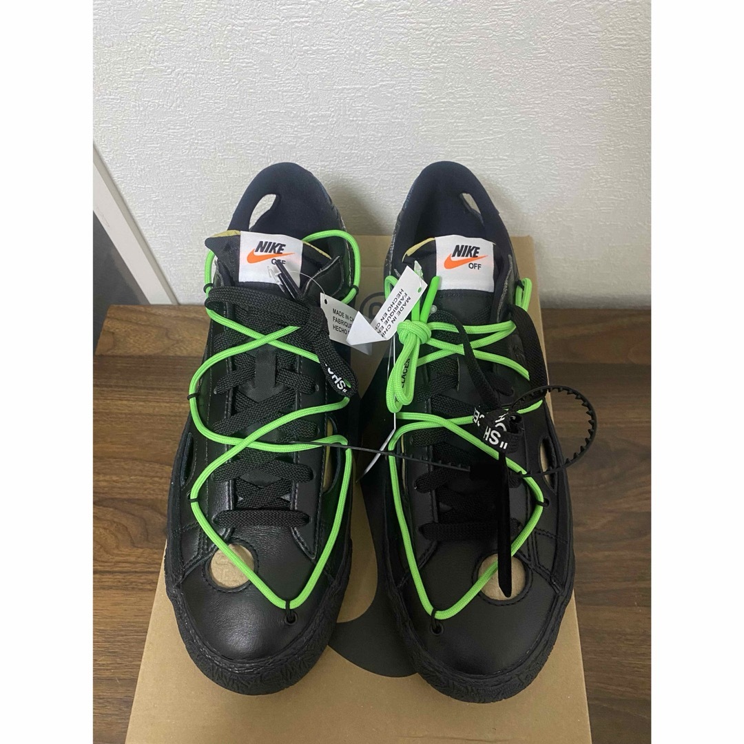 NIKE(ナイキ)のOff-White×NIKE Blazer Low ブラック エレクトログリーン メンズの靴/シューズ(スニーカー)の商品写真