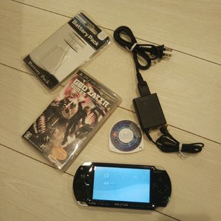 ニンテンドーDS(ニンテンドーDS)の超美品⭐️psp本体⭐️黒。新品バッテリー、ゲーム２つ、充電器付き♪動作OK♪(携帯用ゲーム機本体)